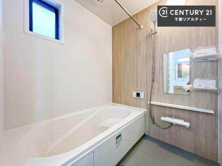 ���� �������������l�̕��͋C�̃o�X���[���́A�����o�Ă��ăo�X�^�C�����[���I
���d���撣���Ă��邲�J���ɂ��D�݂̓����̓����܂����āA�y����ł݂Ă͂������ł��傤���H