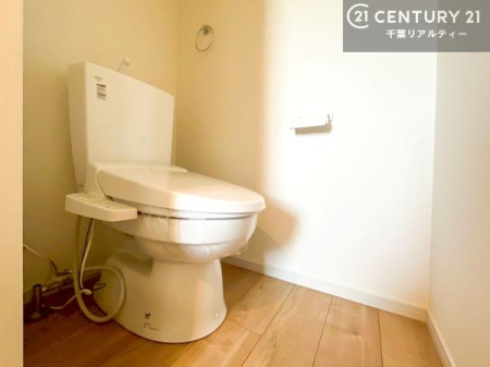 �g�C�� �������֍��ɂ��A�~��͕֍����g�����ł���̂ŗ₽���֍��ɍ��炸�ɍςފ������d�l�ł��I�V���v���ȃJ���[����Ƃ��Ă���̂ŁA������ꂪ���₷���ł��B�i�{�H��j