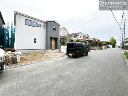 �O�ʓ��H�܂ތ��n�ʐ^ ���ӊ���A���q�l�̂���]�ɍ������������ꏏ�ɂ��ē���v���܂��B�Z��[���A�h�o�C�U�[�ɂ�邲���k������܂��B���Ђ͂��₢���킹�ɑ��Ή����܂��I���҂������܂���I