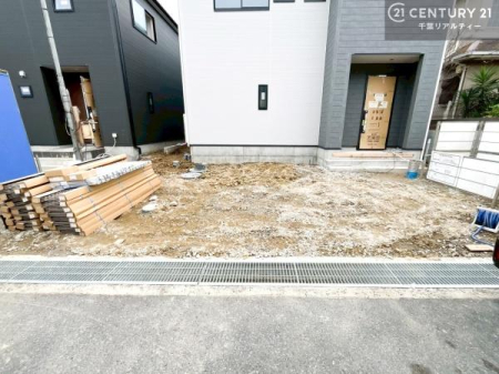 ���ԏ� ���ԃX�y�[�X��2�䕪����܂��I�Z�J���h�J�[�͂������A�o�C�N�⎩�]�ԂȂǂ��u���ꏊ�ɍ���܂���B