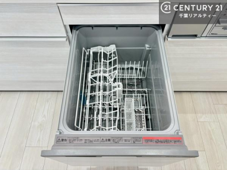 �L�b�`�� �H��@�t���̃L�b�`���ł��I�Z���������r��h�~�Ƃ��đ�ϊ��􂷂�֗��Ȏd�l�ł��I�r���g�C���Ȃ̂ŃL�b�`���̏ꏊ����炸�����X�y�[�X���L���g�����Ƃ��o���܂��I