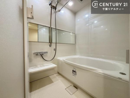 ���� 1���̔�����������Ɩ����Ă���闁���ł��B
�������̑f�G�ȃ����N�[�[�V�����ꏊ�ł��I