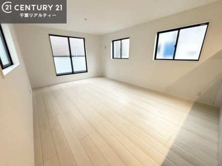 ���r���O �S�n�ǂ����r���O�͉Ƒ������R�ƏW�܂�܂��B�Ƒ��c�R�̎��Ԃ����������ł��B���Ƒ��ƁA����w�[���������Ԃ��߂��������ł��ˁB���邭�J���I�ȋ�Ԃł��B