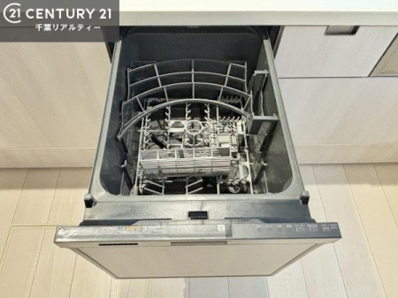 �L�b�`�� �H��@�t���̃L�b�`���ł��I�Z���������r��h�~�Ƃ��đ�ϊ��􂷂�֗��Ȏd�l�ł��I�r���g�C���Ȃ̂ŃL�b�`���̏ꏊ����炸�����X�y�[�X���L���g�����Ƃ��o���܂��I