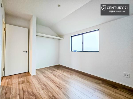 ���r���O�ȊO�̋��� ���[�X�y�[�X�����Ă��܂��I�������X�b�L�����ڂ��鎖���ł��܂��ˁB
�Ƌ��I�΂Ȃ��V���v���ȃf�U�C���ׁ̈A�Ƌ��I�΂����C�ɓ���̋�ԍ�肪�ł������ł��ˁB