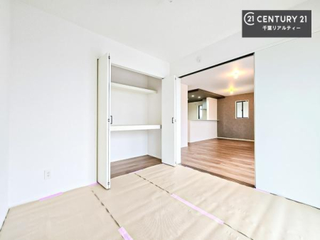 �a�� ���r���O�Ɨאڂ����a���ł��I�Ǝ��̋x�e�X�y�[�X��L�b�Y�X�y�[�X�Ƃ��Ċ��p����̂��悳�����ł��ˁI
�a���̎g�����͖�����I���[�X�y�[�X�������Ղ�ł��I