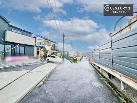 �O�ʓ��H�܂ތ��n�ʐ^ ���ӊ���A���q�l�̂���]�ɍ������������ꏏ�ɂ��ē���v���܂��B�Z��[���A�h�o�C�U�[�ɂ�邲���k������܂��B���Ђ͂��₢���킹�ɑ��Ή����܂��I���҂������܂���I