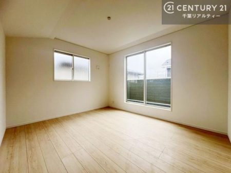 �Q�� �o���R�j�[�ɖʂ����m���́A���炩�Ȓ������������ސS�n�悢��ԁB�u�₩�Ȍ��ɕ�܂�ċC�����悭�ڊo�߂��邽�߁A�Q���ɍœK�Ȃ������ł��B���̊��C�₨�z�c���������K�ɍs���܂��B