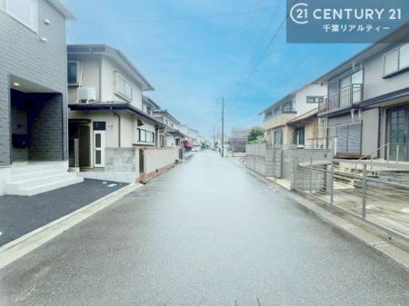 �O�ʓ��H�܂ތ��n�ʐ^ �O�ʓ��H�͖�4���̗����������Z���B�Ԓʂ����r�I���Ȃ��A�������ƈ��S���ďo���肪�ł��܂��B