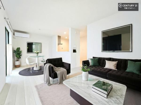 ���r���O �Ƌ��CG�p�[�X�ł��B�J�����̂���L�XLDK�I�\�t�@�[��_�C�j���O�e�[�u����u���Ă������ɂȂ�Ȃ��̂ŉ��K�ɉ߂����܂��I�R�~���j�P�[�V���������₷�����r���O�ł��I