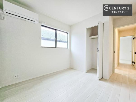 �m�� �V���v���Ƀf�U�C������Ă��邽�߁A�Ƌ��I�т܂���I
���C�ɓ���̉Ƌ��u���Ă��낰���Ԃ���邱�Ƃ��ł��܂��B
