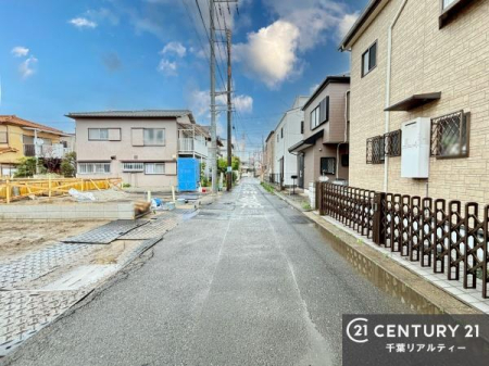 �O�ʓ��H�܂ތ��n�ʐ^ �O�ʓ��H4.2���I�z����ǍD�ȗ��n�ł��B
�Ԍɓ��ꂪ���ȕ������S�ł��ˁB