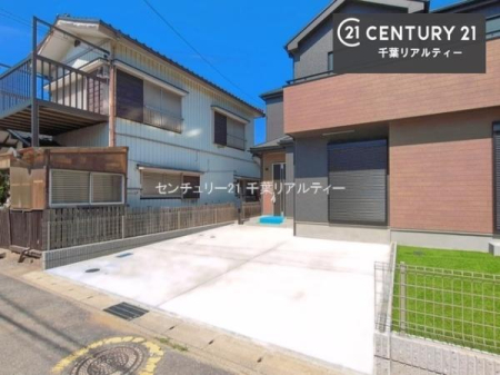 ���ԏ� ���ԃX�y�[�X��3�䕪����܂�(�Ԏ�ɂ��)�I�Z�J���h�J�[�͂������A�o�C�N�⎩�]�ԂȂǂ��u���ꏊ�ɍ���܂���B