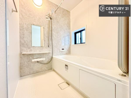 ���� �������������l�̕��͋C�̃o�X���[���́A�����o�Ă��ăo�X�^�C�����[���I
���d���撣���Ă��邲�J���ɂ��D�݂̓����̓����܂����āA�y����ł݂Ă͂������ł��傤���H