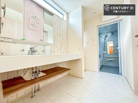 ���ʑ�E���ʏ� �I�[�v���^�C�v�̐��ʑ�́A�������ōa���Ȃ�������ꂪ���₷�����͓I�Ȑ��ʑ�ł��I�����̐g�x�x�����K�I