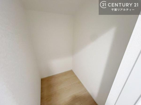 ���[ �E�H�[�N�C���N���[�[�b�g�t���ł��B��������̂��m���Ȃǂ����[���Ă��������ł��ˁI���ɂ���@�������ȂǋG�ߕ��̑傫�ȉƓd�����[�ł��܂��I