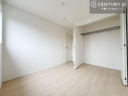 �m�� �S�����Ɏ��[�X�y�[�X����������m�ۂ����A�g������̗ǂ��Z�܂��B�e���������ƂɈߗނ���p�i����������Ɛ����ł��邽�߁A��������}������������Ԃ�ۂĂ܂��B