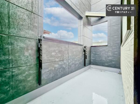 �o���R�j�[ �z������̗ǂ��o���R�j�[�ŁA�����󕨂��悭���������ł��ˁI
���V�C�̗ǂ����ɂ̓o���R�j�[�֏o�ă��t���b�V������̂��C�����悳�����ł��B