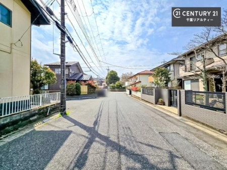 �O�ʓ��H�܂ތ��n�ʐ^ �S�䂭�܂Ō��n����������������悤�A�����ē��̂��p�ӂ������Ă���܂��B���C�y�ɂ��₢���킹�̏�A���z�̕�炵�ւ̈�������i�߂��������I