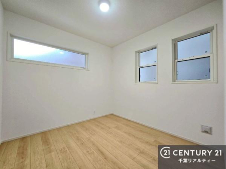 �m�� �V���v���Ƀf�U�C������Ă��邽�߁A�Ƌ��I�т܂���I
���C�ɓ���̉Ƌ��u���Ă��낰���Ԃ���邱�Ƃ��ł��܂��B
