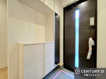 ���� �V���[�Y�C���N���[�N�E�V���[�Y�{�b�N�X�t���ł��I�C�����łȂ��x�r�[�J�[��܂��ݎ��]�ԁA�A�E�g�h�A�p�i���X�b�L���ƕЕt�����܂��I