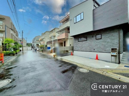 �O�ʓ��H�܂ތ��n�ʐ^ ���邭�J���I�Ȋp�n�ł�������ґ�Ȃ��Z�܂������܂��񂩁B