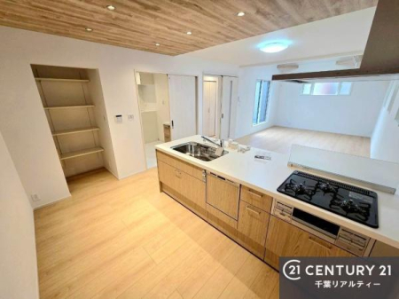 �L�b�`�� ��l�C�̑Ζʎ��V�X�e���L�b�`�����̗p���Ă��܂��I���Ƒ��̃R�~���j�P�[�V���������R�Ƒ�����݌v�ł��B
���q�l�ɂ��ڂ��͂��̂Ŋ������ł��ˁB���[�͂�����܂��I