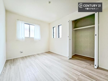 ���r���O�ȊO�̋��� �V���v���Ƀf�U�C������Ă��邽�߁A�Ƌ��I�т܂���I
���C�ɓ���̉Ƌ��u���Ă��낰���Ԃ���邱�Ƃ��ł��܂��B