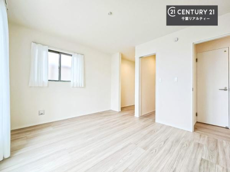 �m�� �V���v���Ƀf�U�C������Ă��邽�߁A�Ƌ��I�т܂���I
���C�ɓ���̉Ƌ��u���Ă��낰���Ԃ���邱�Ƃ��ł��܂��B
