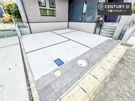 ���ԏ� ���ԃX�y�[�X��2�䕪����܂��I�Z�J���h�J�[�͂������A�o�C�N�⎩�]�ԂȂǂ��u���ꏊ�ɍ���܂���B