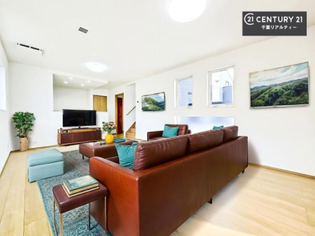 ���r���O �Ƌ��CG�p�[�X�ł��B��؂ȉƑ����W�܂邩�炱��LDK�ɂ͂�����肽���B
���t�H�[���Ő��܂�ς�������@�ŐV���������͂������ł����I