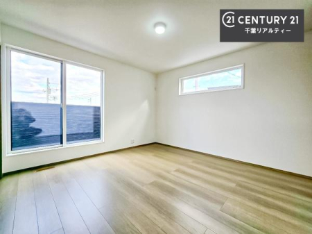 �Q�� �o���R�j�[�ɖʂ��Ă���m���ł��B���邭�����肪����A���C����������ł��܂��I���N���āA�O�ɏo�Ĕw�L�т����[�ċz�����ǂ������}������邱�Ƃ��ł��܂��B