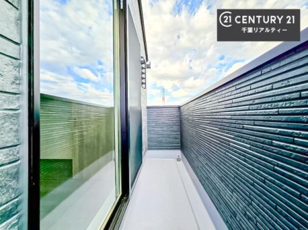 �o���R�j�[ �z������ǍD�ȃo���R�j�[�ł��I���ꂽ���ɂ͐�������n����J���I�Ȏ��Ԃ��y���߂܂��B