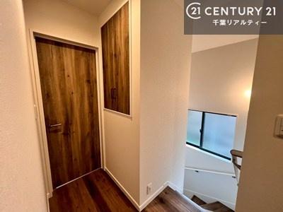 ���r���O�ȊO�̋��� �V���v���Ƀf�U�C������Ă��邽�߁A�Ƌ��I�т܂���I
���C�ɓ���̉Ƌ��u���Ă��낰���Ԃ���邱�Ƃ��ł��܂��B
