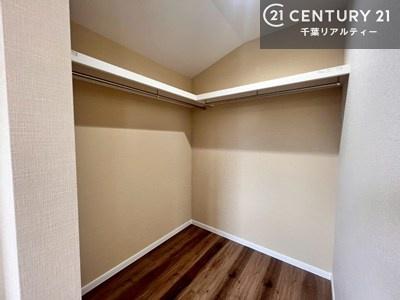 ���[ �E�H�[�N�C���N���[�[�b�g�t���ł��B��������̂��m���Ȃǂ����[���Ă��������ł��ˁI���ɂ���@�������ȂǋG�ߕ��̑傫�ȉƓd�����[�ł��܂��B