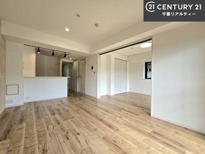 ���r���O �S�n�ǂ����r���O�͉Ƒ������R�ƏW�܂�܂��B�Ƒ��c�R�̎��Ԃ����������ł��B���Ƒ��ƁA����w�[���������Ԃ��߂��������ł��ˁB���邭�J���I�ȋ�Ԃł��B