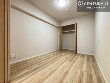 �Q�� �������\�ȐV�K���t�H�[���ς݃}���V�����B�����͐V�������܂�ς��A���������ӂ����K�ȋ�ԂɎd�オ���Ă��܂��B�葱�������シ���ɐV�������n�߂���̂��傫�Ȗ��͂ł��B