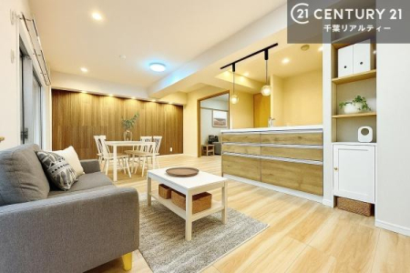 ���r���O �Ƌ��CG�p�[�X�ł��B�J�����̂���L�XLDK�I�\�t�@�[��_�C�j���O�e�[�u����u���Ă������ɂȂ�Ȃ��̂ŉ��K�ɉ߂����܂��I
�R�~���j�P�[�V���������₷�����r���O�ł��I