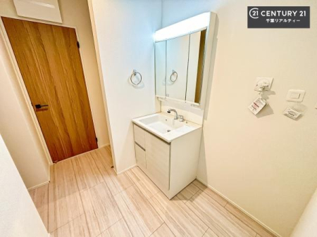 ���ʑ�E���ʏ� �g�Ȃ�𐮂�����ʏ��́A���������厖�ł��I������̐������̂��镵�͋C�����o�I�C�����悭���g�����������܂��B�L�X�����X�y�[�X���������ł��ˁI
