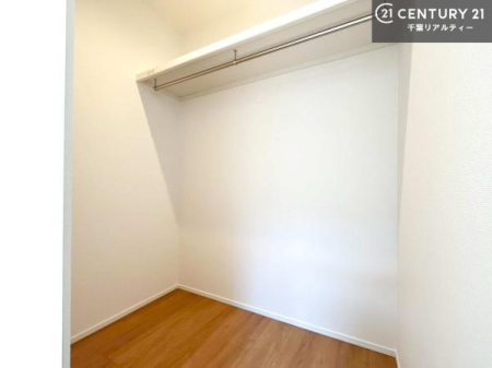 ���[ �E�H�[�N�C���N���[�[�b�g�t���ł��B��������̂��m���Ȃǂ����[���Ă��������ł��ˁI���ɂ���@�������ȂǋG�ߕ��̑傫�ȉƓd�����[�ł��܂��I