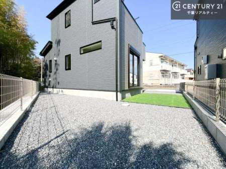 �� ������Ƃ�������X�؁[�X���t���Ă��܂��I�K�[�f�j���O���y���߂����ł��ˁB