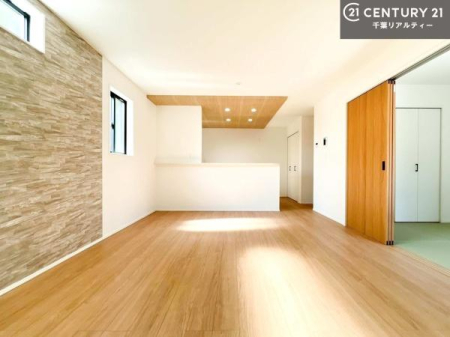 ���r���O �D�����z���܂肪���r���O����ł���ċ��S�n�̗ǂ���Ԃ����o���Ă���܂��I
���났�̎��Ԃ��߂����܂��I