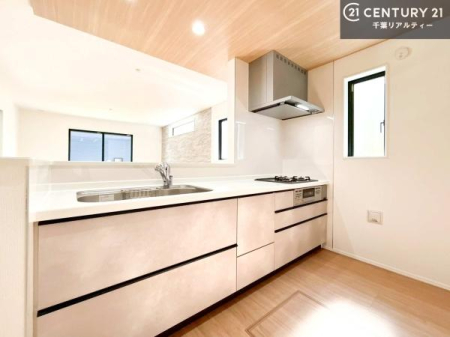 �L�b�`�� ��Ƃ����₷���V�X�e���L�b�`���ł��I���[����������t���Ă���̂ŁA�����X�y�[�X�ɕ���u���Ȃ��čςނ̂ŁA�L�X�g���āA���K�ɍ�Ƃ��ł��܂��I