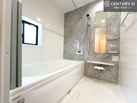 ���� �������������l�̕��͋C�̃o�X���[���́A�����o�Ă��ăo�X�^�C�����[���I
���d���撣���Ă��邲�J���ɂ��D�݂̓����̓����܂����āA�y����ł݂Ă͂������ł��傤���H