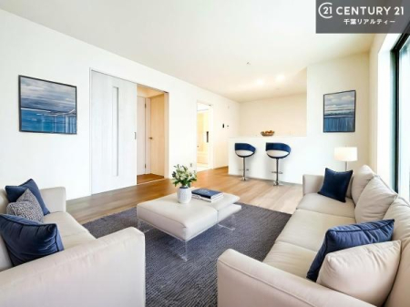 ���r���O �y���d�l�z�傫�ȑ����炽���Ղ�̗z���������閾�邢���r���O�B�J�����̂��郊�r���O�ŉƑ��c���̂��났�̎��Ԃ��߂����܂��B