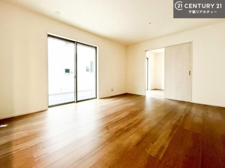 ���r���O �傫�ȑ����炽���Ղ�̗z���������閾�邢���r���O�B�J�����̂��郊�r���O�ŉƑ��c���̂��났�̎��Ԃ��߂����܂��I