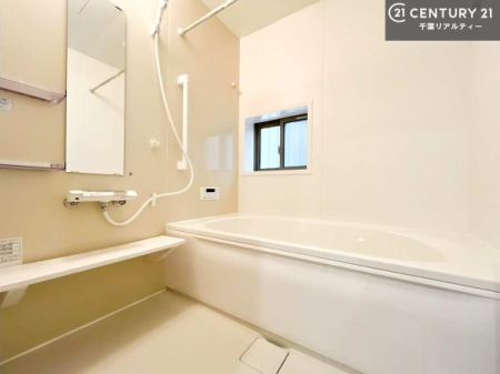 ���� ������Ƃ����������̂���o�X���[���I���K�ȃo�X�^�C��������܂��I
1���̔�����������Ɩ����Ă����f�G�ȃ����N�[�[�V������ԂɂȂ肻���ł��ˁB