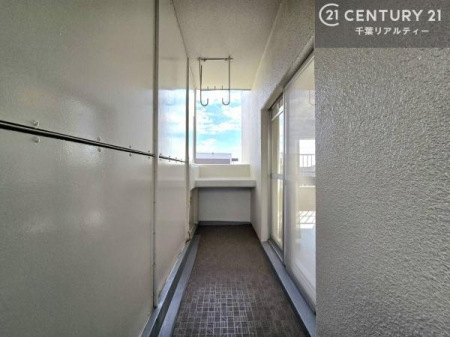 �o���R�j�[ ������̃o���R�j�[�͕ǂň͂��Ă���̂ŉJ�̓������S���Ă�������̂������܂��B