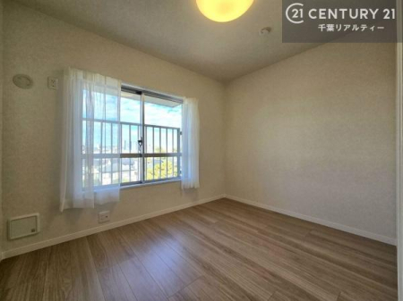 �m�� ���J�Ƀ��m�x�[�V�������ꂽ�Â��ǂ��}���V�����B�������������͋C�ƌ���I�ȉ��K�������a���A���@�ɐ��܂�ς��܂����B�ݔ����[�����A�������\�̗��z�I�ȏZ�܂��ł��B