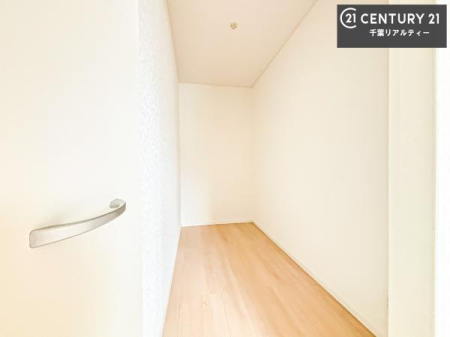 ���[ �E�H�[�N�C���N���[�[�b�g�t���ł��B��������̂��m���Ȃǂ����[���Ă��������ł��ˁI���ɂ���@�������ȂǋG�ߕ��̑傫�ȉƓd�����[�ł��܂��B